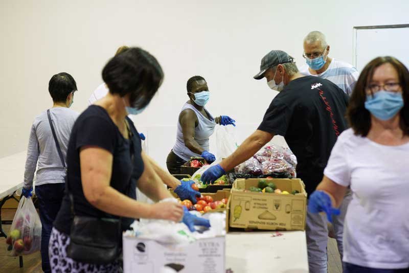 2020-04-29T002513Z_1_LYNXNPEG3S00O_RTROPTP_4_HEALTH-CORONAVIRUS-AUSTRALIA-NEEDY.JPG
