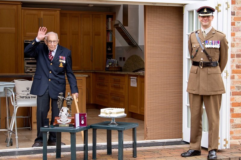 2020-04-30T085135Z_2_LYNXMPEG3T05M_RTROPTP_4_HEALTH-CORONAVIRUS-BRITAIN-VETERAN.JPG