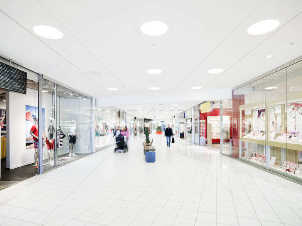 4721862_stock-photo-shopping-mall.jpg