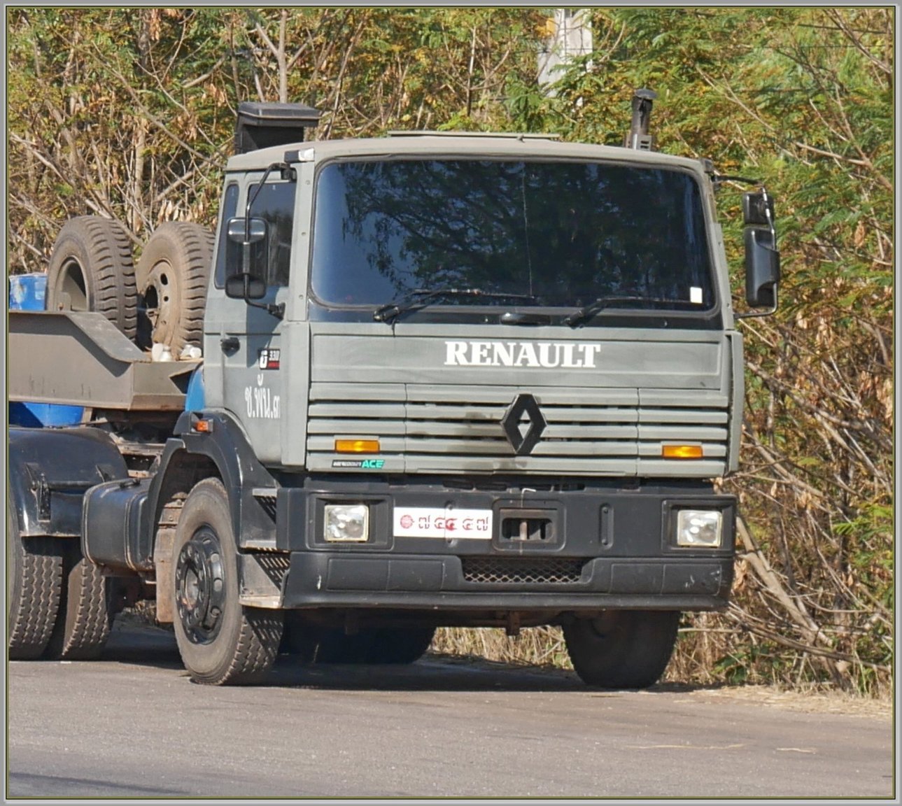 59451817_P1060649_bis_road_22-Renault.thumb.JPG.a281dba99501ac41af5867a5d5c7341b.JPG