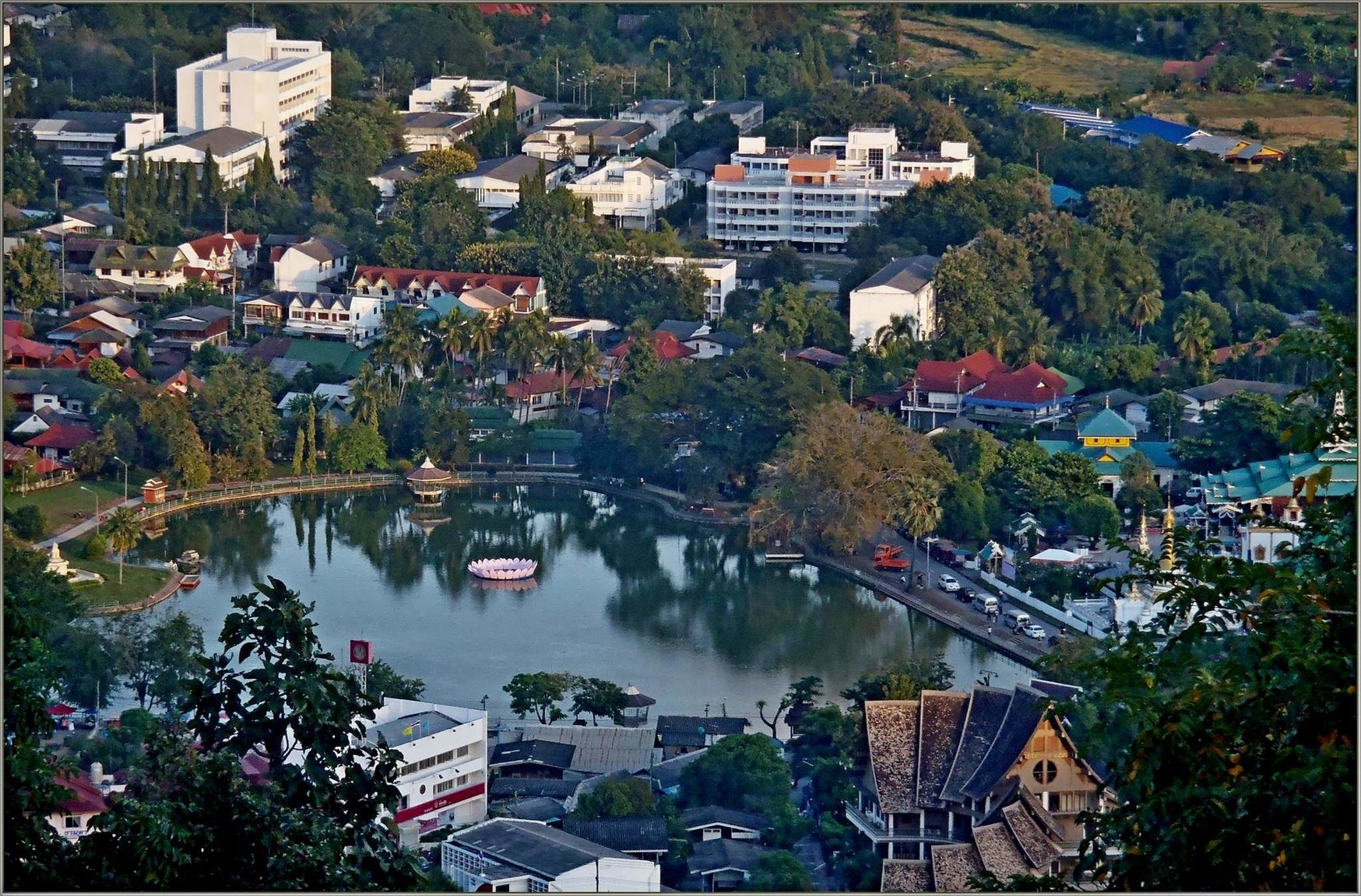 702451520_PB183636_Mae_Hong_Son_from_Wat(Copy).thumb.JPG.271b2a55932cd1367d64767ac8f5f1a1.JPG