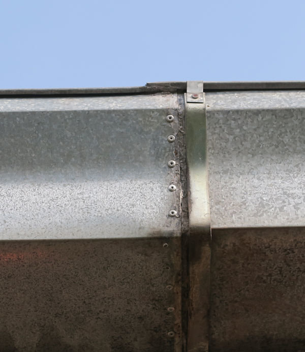 rivet1.jpg.c618a4208cf7298f6f0c4cdf7303906d.jpg