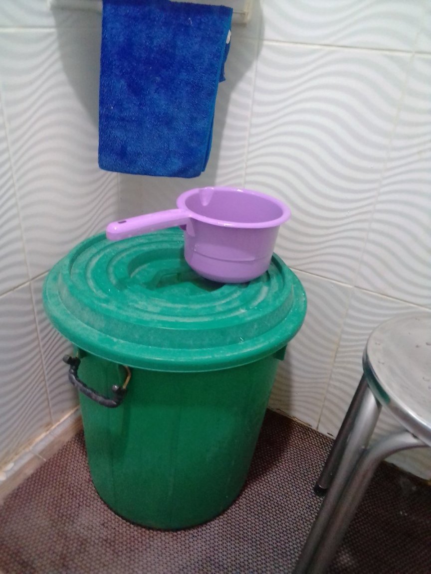 Bathroon bin.jpg