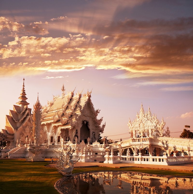 1524937325_Thailand_WhitetempleinChiangRaiprovinceNorthernThailand.jpg.cecb140ba3645bb0303c16c7b4a16609.jpg
