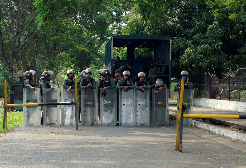 2020-05-02T233657Z_2_LYNXMPEG410KI_RTROPTP_4_VENEZUELA-PRISON.JPG