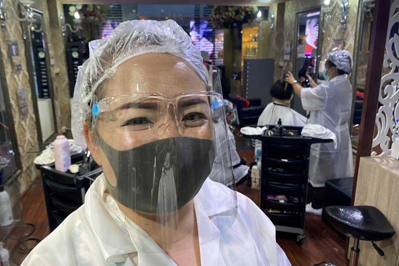 2020-05-04T160800Z_1_LYNXMPEG431FE_RTROPTP_4_HEALTH-CORONAVIRUS-THAILAND-RESTAURANT.JPG