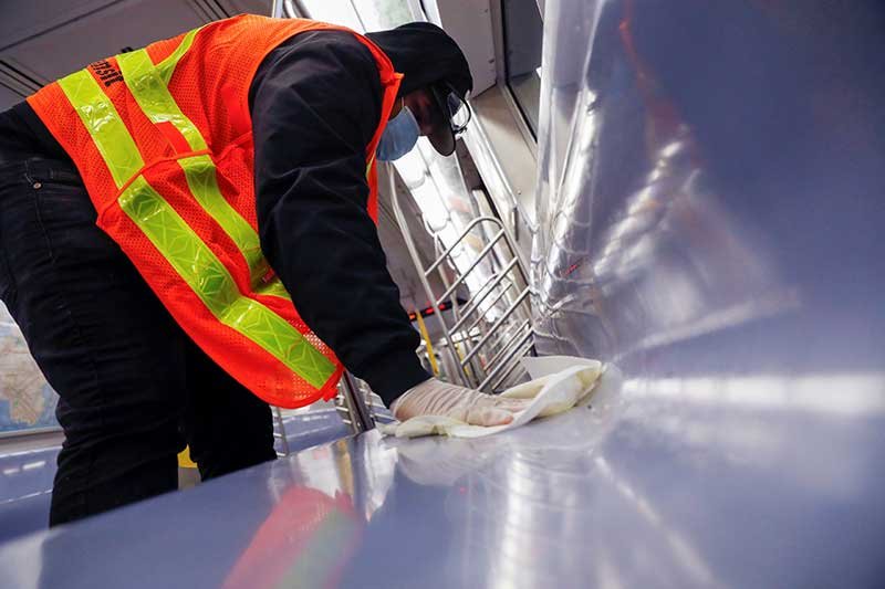 2020-05-07T193009Z_1_LYNXMPEG461ZQ_RTROPTP_4_HEALTH-CORONAVIRUS-USA-NEW-YORK-SUBWAY.JPG