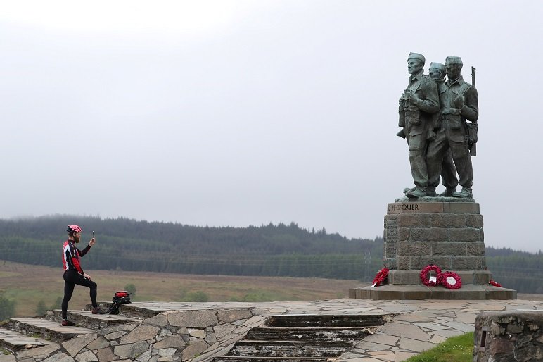 2020-05-08T110810Z_1_LYNXMPEG470SW_RTROPTP_4_WW2-ANNIVERSARY-BRITAIN-VICTORY-DAY.JPG