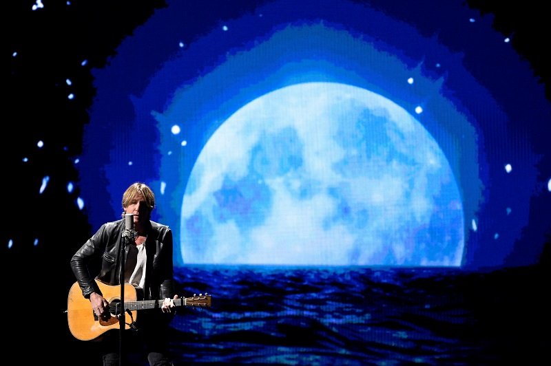 2020-05-16T023650Z_1_LYNXMPEG4F027_RTROPTP_4_MUSIC-KEITH-URBAN-DRIVEIN.JPG