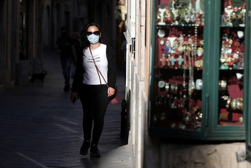 2020-05-16T025108Z_1_LYNXMPEG4F02F_RTROPTP_4_HEALTH-CORONAVIRUS-ITALY.JPG
