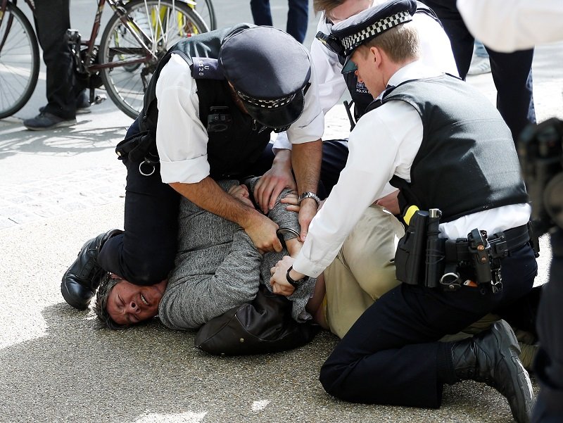 2020-05-17T030544Z_1_LYNXMPEG4G02D_RTROPTP_4_HEALTH-CORONAVIRUS-BRITAIN.JPG