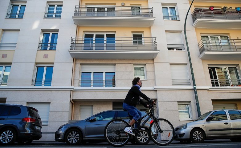 2020-05-17T193547Z_1_LYNXMPEG4G0RK_RTROPTP_4_FRANCE-RWANDA-ARREST-APARTMENT.JPG
