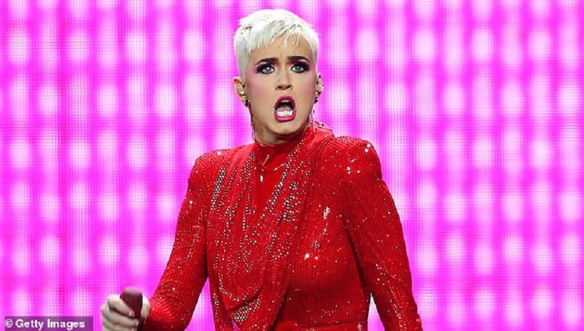 28251878-0-_When_your_unborn_daughter_gives_you_the_middle_finger_Katy_Perr-m-56_1589189829453.jpg