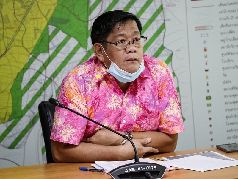 N-May-07-03-Pty-Nongprue-gives-1000-baht-to-10883-families.jpg