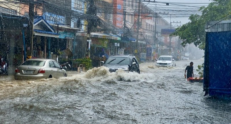 Pattaya-News-1-N-May-14-06-Pty-affected-by-summer-storms-pic-1.jpg