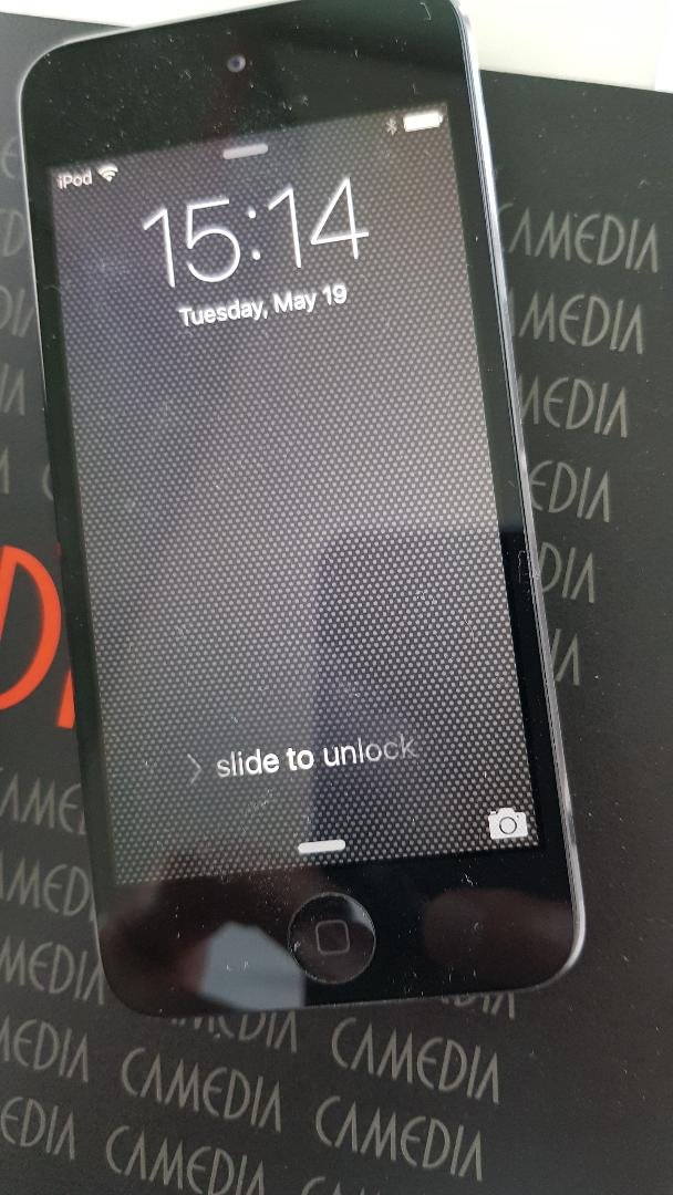 ipod1.jpg.dcbbe5f82cdfd798e5c4aa605787655b.jpg