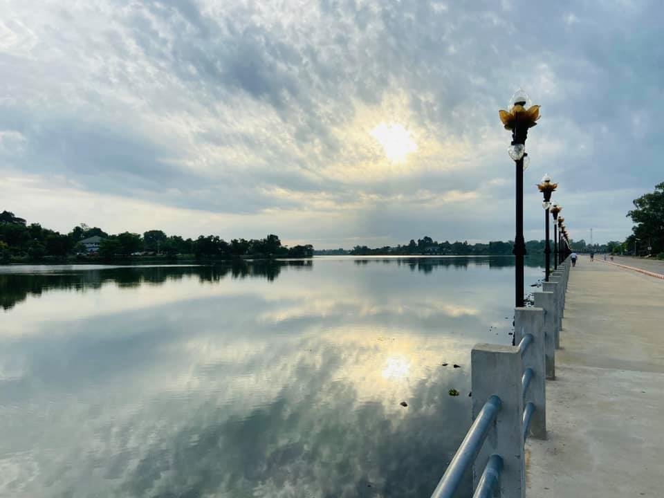 refection.jpg.6d5c1d33f9570e61995332f04054d217.jpg