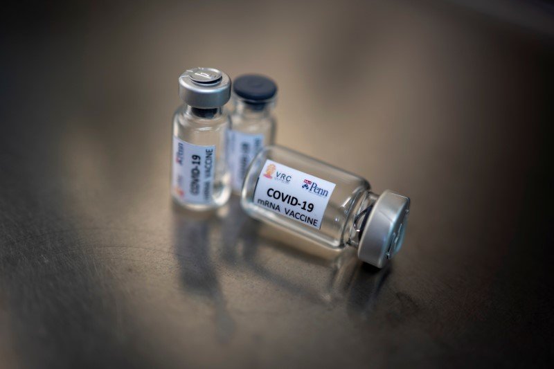 2020-06-01T114211Z_1_LYNXMPEG501X6_RTROPTP_3_HEALTH-CORONAVIRUS-THAILAND-VACCINE.JPG