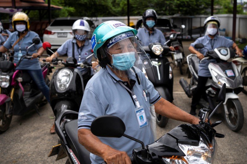 2020-06-04T012125Z_1_LYNXMPEG5303X_RTROPTP_3_HEALTH-CORONAVIRUS-THAILAND-VOLUNTEER.JPG