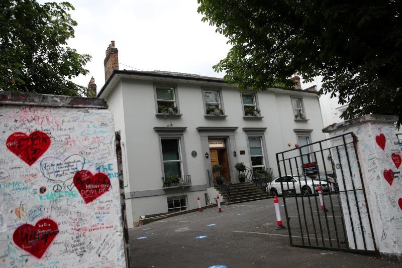 2020-06-05T015804Z_1_LYNXMPEG5404X_RTROPTP_3_HEALTH-CORONAVIRUS-BRITAIN-ABBEY-ROAD.JPG