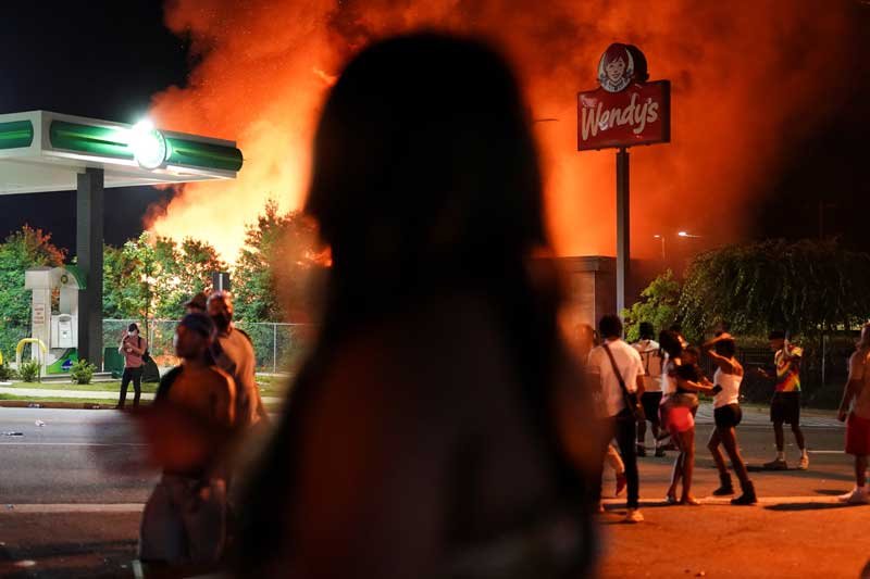 2020-06-14T043757Z_1_LYNXMPEG5D04H_RTROPTP_4_MINNEAPOLIS-POLICE-ATLANTA.JPG