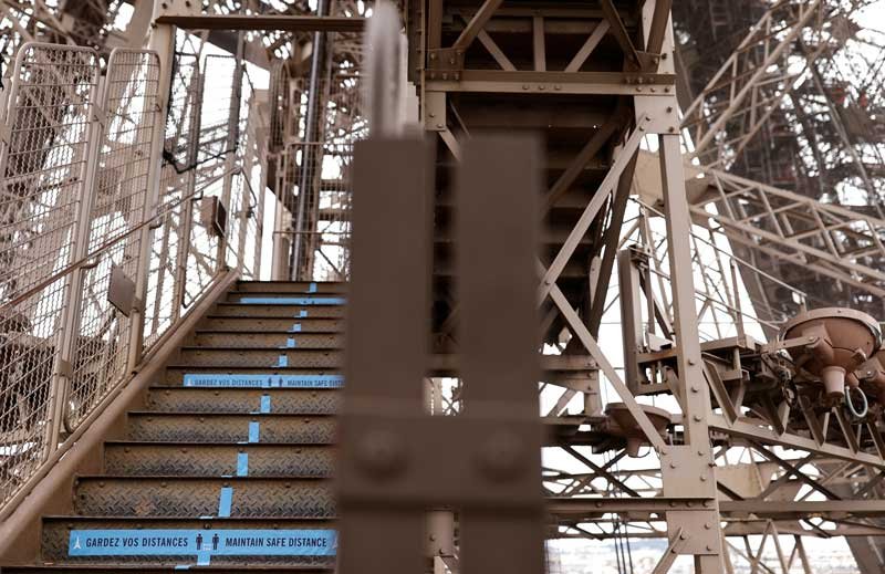 2020-06-17T230841Z_1_LYNXMPEG5G2HF_RTROPTP_4_HEALTH-CORONAVIRUS-EIFFEL-TOWER.JPG