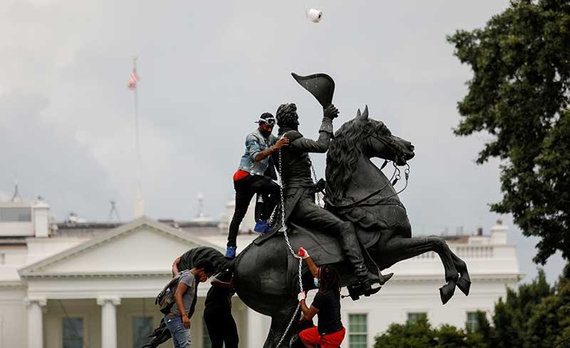2020-06-23T154215Z_1_LYNXMPEG5M1HV_RTROPTP_4_MINNEAPOLIS-POLICE-STATUES-TRUMP.JPG