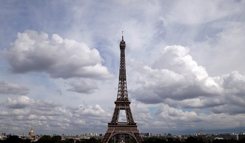 2020-06-25T081503Z_2_LYNXMPEG5O0PY_RTROPTP_4_HEALTH-CORONAVIRUS-EIFFEL-TOWER.JPG