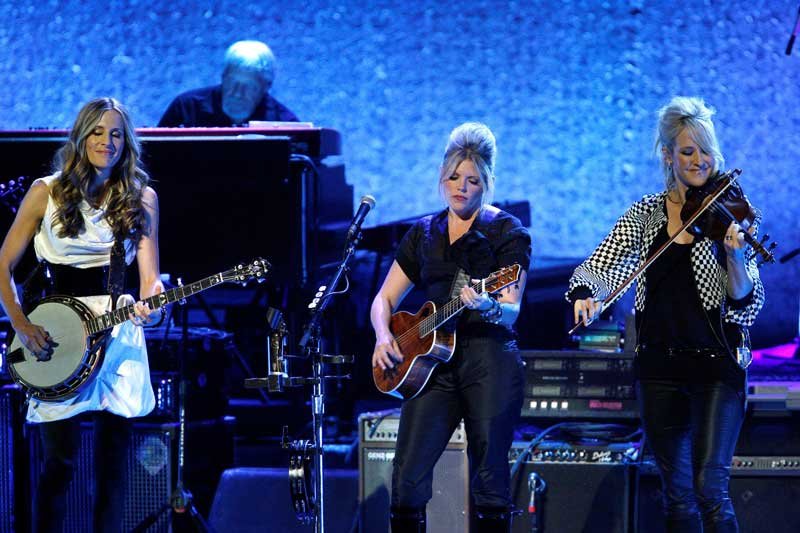 2020-06-26T034603Z_1_LYNXMPEG5P086_RTROPTP_4_MUSIC-DIXIE-CHICKS.JPG
