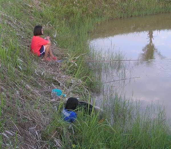 754960187_littlefishing02.jpg.56990e33fe0175288878c1641f7237ff.jpg