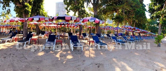ENG-N-Jun-11-04-Dongtal-beach-benches-ready-pic-1.jpg