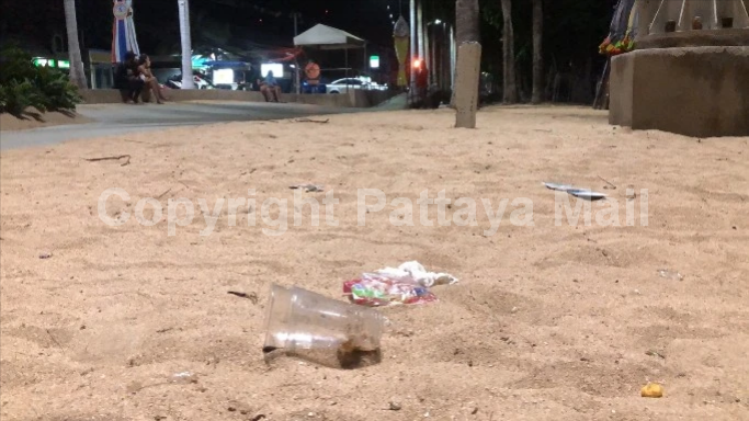 Jomtien-beach-is-back-to-littering-haven-where-is-the-police-drone-1_c.png