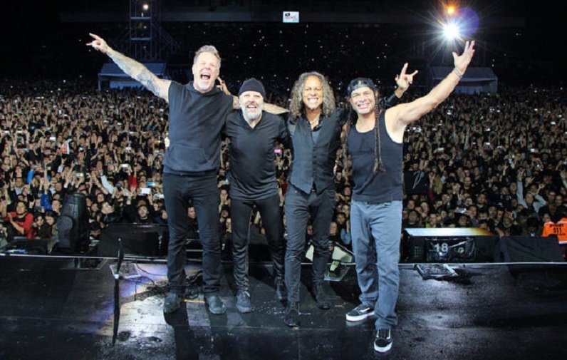 Metallica-696x442.jpg
