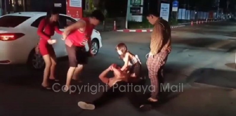 Pattaya-News-3-N-Jun-01-04-Drunk-Chinese-fights-with-wife.jpg