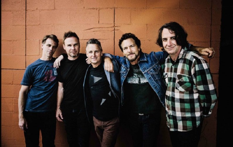 Pearl-Jam-Danny-Clinch--696x442.jpg