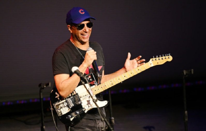 Tom-Morello-696x442.jpg