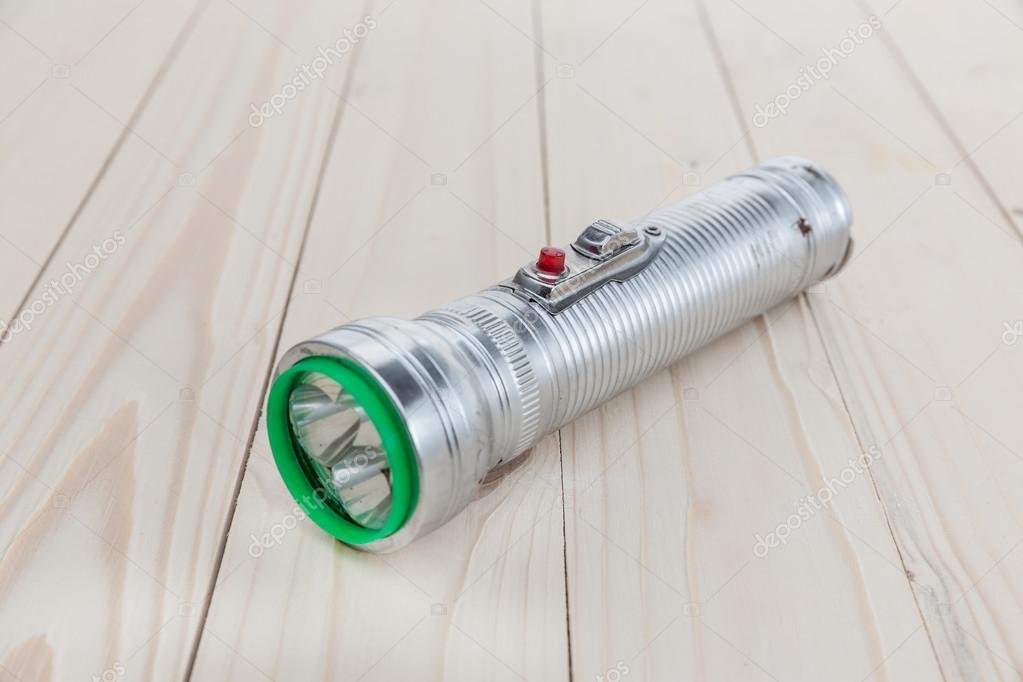 depositphotos_81974866-stock-photo-classic-aluminium-torch-flashlight.jpg.a526d97d600c55a12957fe1b4647e98b.jpg