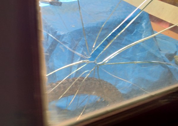 1509008673_brokenwindow01.jpg.9307631aaa251add0dcef77814139ae5.jpg