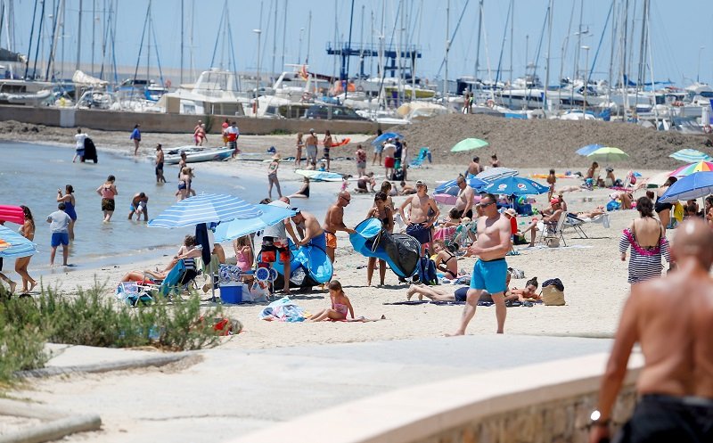 2020-07-03T151525Z_1_LYNXMPEG62135_RTROPTP_4_HEALTH-CORONAVIRUS-BRITAIN-TRAVEL.JPG