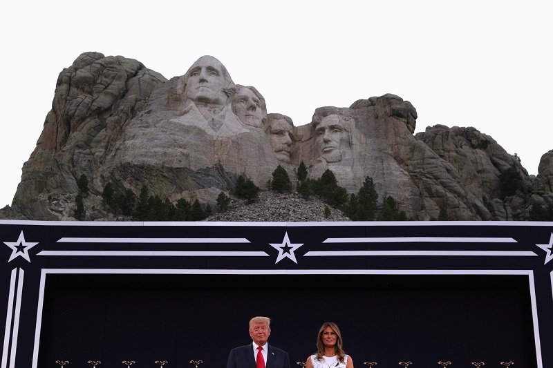 2020-07-04T050350Z_1_LYNXNPEG6303W_RTROPTP_4_USA-TRUMP.JPG