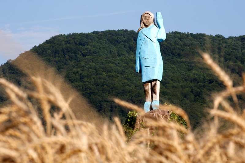 2020-07-09T035105Z_1_LYNXMPEG68064_RTROPTP_4_SLOVENIA-MELANIA-TRUMP-SCULPTURE.JPG