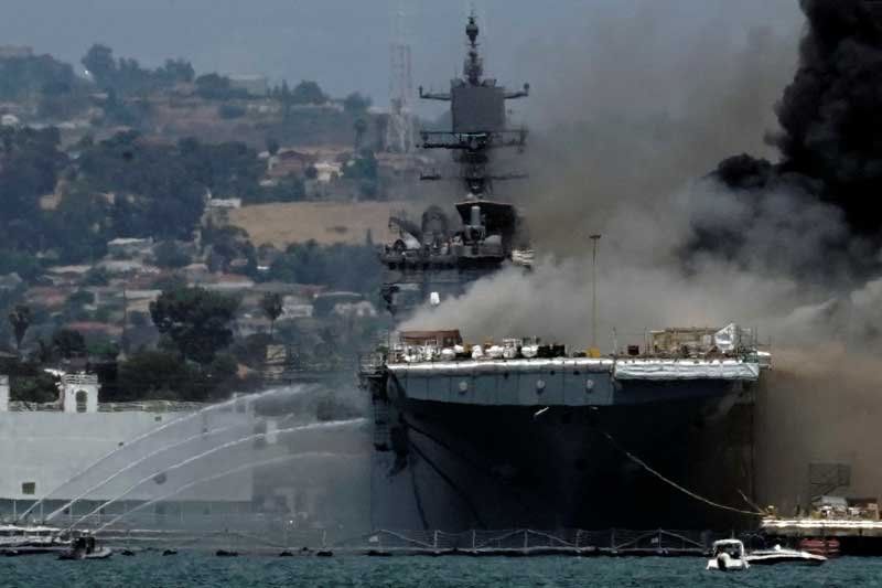 2020-07-12T224312Z_1_LYNXNPEG6B0I0_RTROPTP_4_USA-NAVY-FIRE.JPG