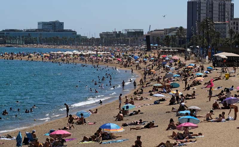 2020-07-19T183203Z_2_LYNXNPEG6I0F4_RTROPTP_4_HEALTH-CORONAVIRUS-SPAIN-CATALONIA.JPG