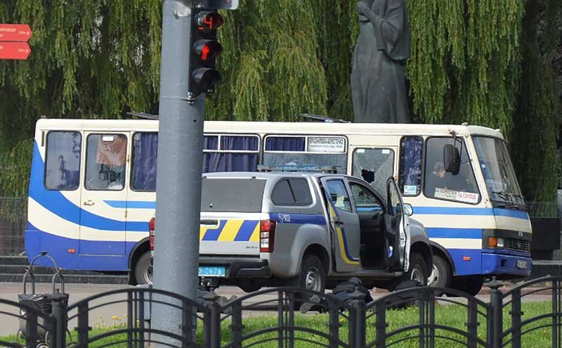2020-07-21T213950Z_2_LYNXNPEG6K0JW_RTROPTP_4_UKRAINE-HOSTAGES.JPG