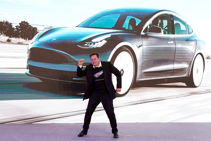 2020-07-22T051128Z_2_LYNXNPEG6L08X_RTROPTP_4_AUTOS-TESLA-NEWERA.JPG