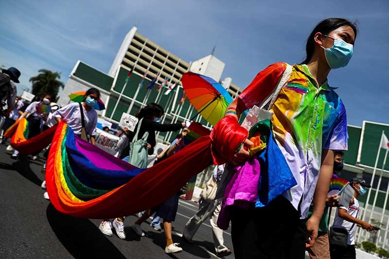 2020-07-29T151306Z_1_LYNXNPEG6S1AX_RTROPTP_4_GAY-PRIDE-THAILAND.JPG