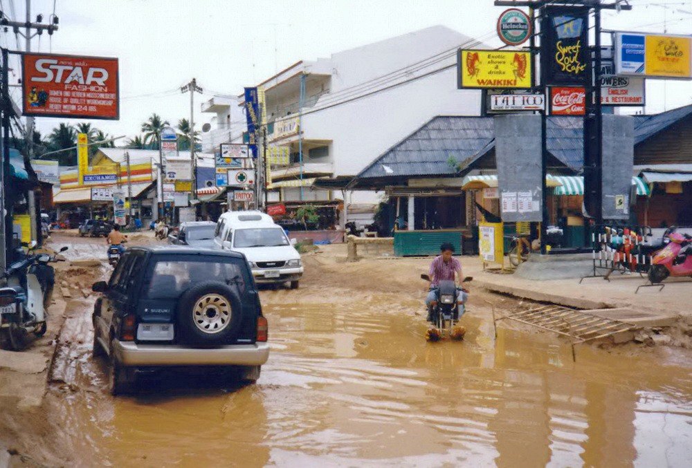 Chaweng-Beach-Road-soi-Green-Mango(1998).jpg.6466eacea63fefa936eae109bc39111a.jpg