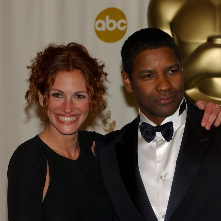 julia-roberts-and-denzel-washington-1595275635.jpg