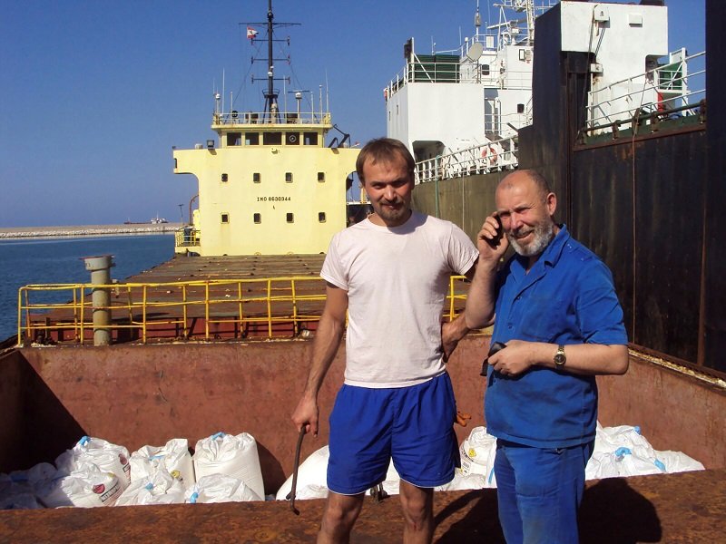 2020-08-07T021345Z_6_LYNXNPEG75167_RTROPTP_4_LEBANON-SECURITY-BLAST-SHIP.JPG