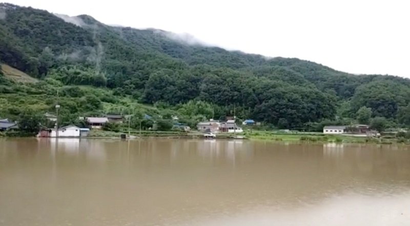 2020-08-08T082305Z_1_LYNXNPEG7707E_RTROPTP_4_SOUTHKOREA-FLOODS.JPG